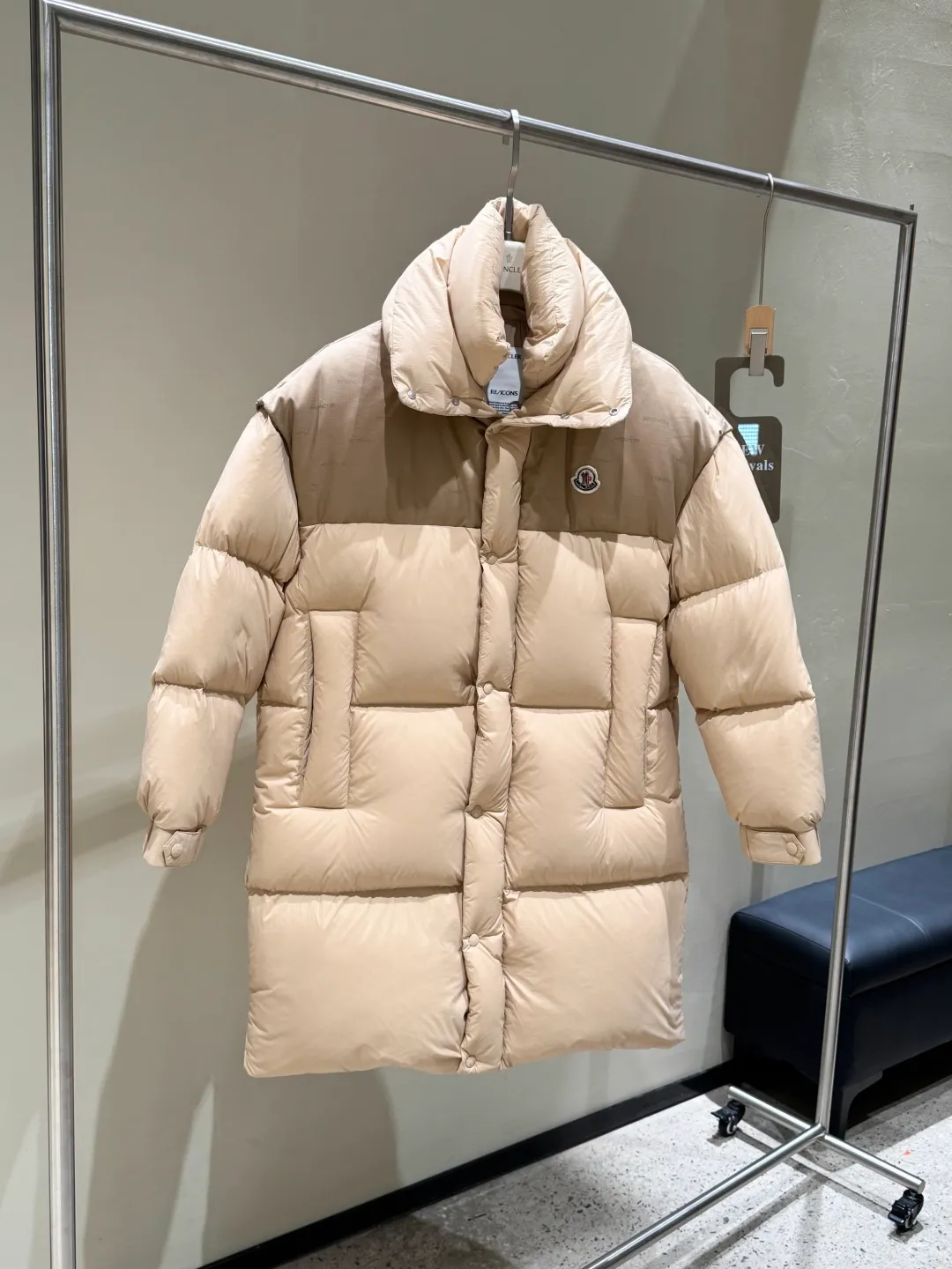 Authentic :【Original Series】（90 ） Moncler / 25𝒔𝒔 Verone ， -40℃， Same Style#T 61# Size：12345 ：Black，Khaki